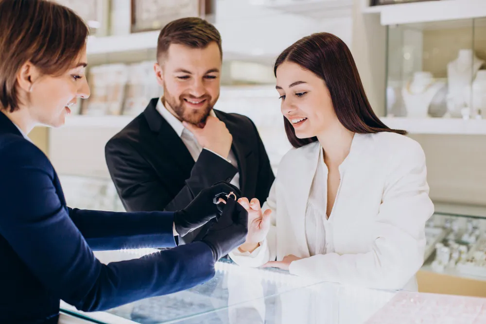 Diamond Pricing – Understanding What Affects the Value of a Diamond